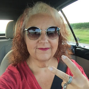 Meet your Posher, Lori